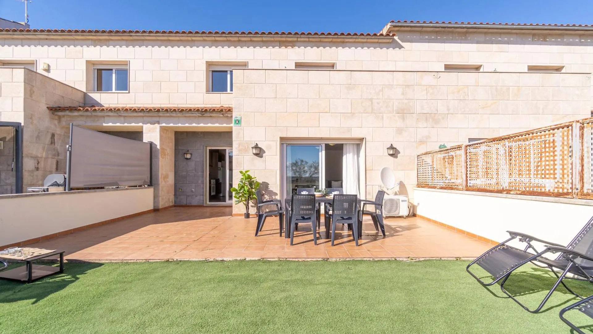 Villa Jouvacations Ripolles Figueresvilafant Spanien